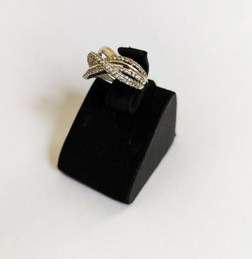 Zilveren ring   beschikbaar voor biedingen