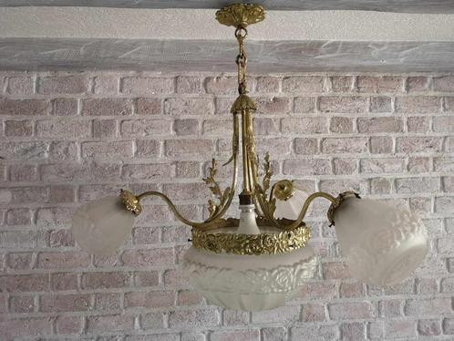 Zeer mooie hanglamp in koper met prachtig opalineglas, Huis en Inrichting, Lampen | Hanglampen, Zo goed als nieuw, 50 tot 75 cm