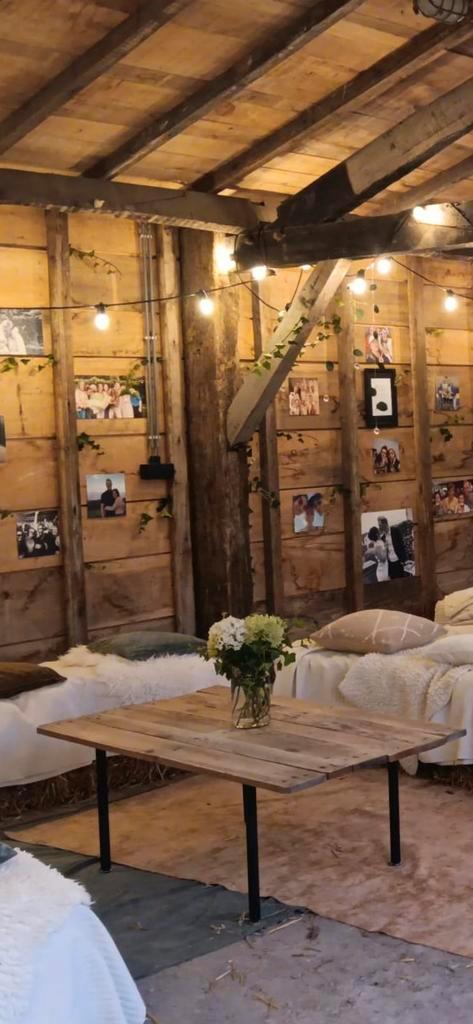 Unieke handgemaakte houten salontafel, Huis en Inrichting, Tafels | Salontafels, Ophalen of Verzenden