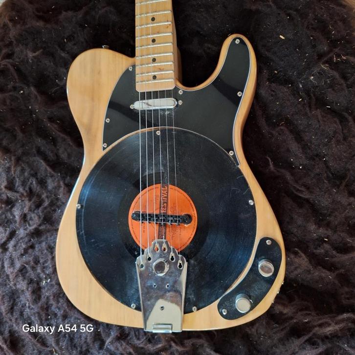 Unieke slide gitaar., Musique & Instruments, Instruments à corde | Guitares | Électriques, Utilisé, Enlèvement ou Envoi