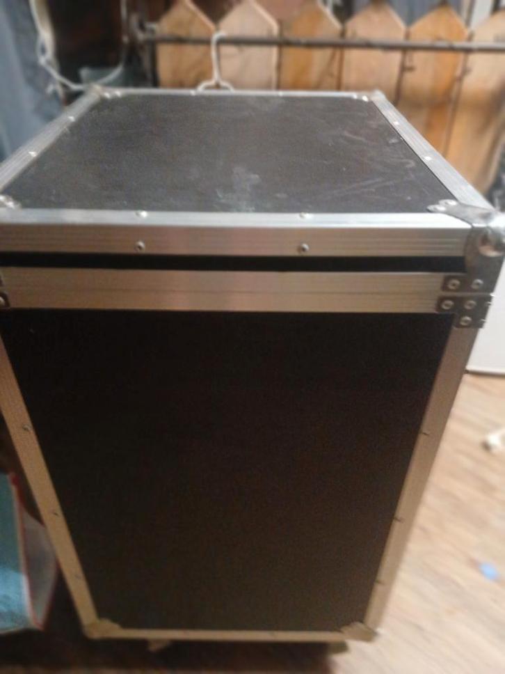 sono (Flight Case) sur roulettes – 100 €, Musique & Instruments, Amplis | Clavier, Moniteur & Sono, Comme neuf, Autres types, Enlèvement
