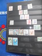 album de timbres postes tous pays +- 1112 timbres, Ophalen of Verzenden, Overige typen