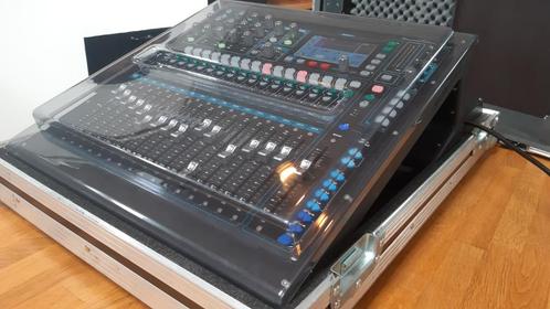 Mixage numérique Allen&Heath Qu-16 + flightcase + Deck cover, Musique & Instruments, Tables de mixage, Utilisé, 10 à 20 canaux