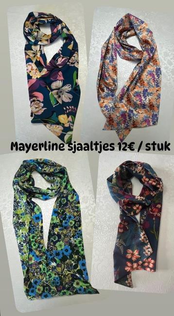 Fleurige sjaaltjes Mayerline ~ 12€ per stuk beschikbaar voor biedingen