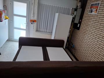 boxspring 2persoons met opbergruimte en eenhoofd en voetbord