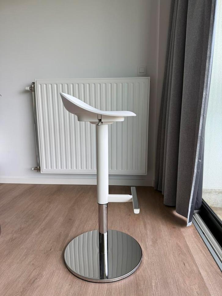 IKEA JANINGE Barkruk, Huis en Inrichting, Barkrukken, Zo goed als nieuw, 60 tot 90 cm, Kunststof, Metaal, 1 kruk, In hoogte verstelbaar