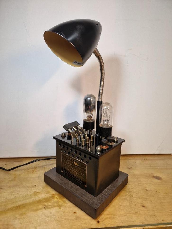 Bureaulamp in industriële stijl, Antiek en Kunst, Antiek | Tv's en Audio, Ophalen