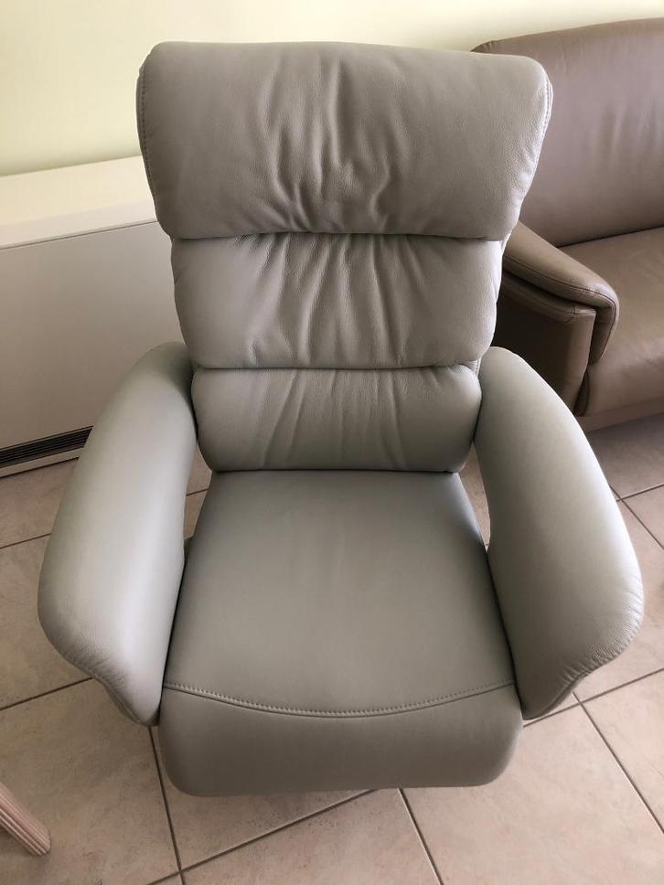 Himolla leder relaxzetel - elektrisch - als nieuw!, Huis en Inrichting, Fauteuils, Zo goed als nieuw, Hout, Leer, Metaal, 75 tot 100 cm