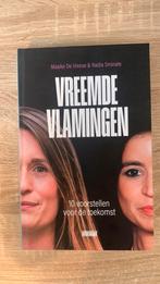 Maaike Devreese en Nadia Sminate - Vreemde Vlamingen, Ophalen, Zo goed als nieuw, Nadia Sminate; Maaike De Vreese