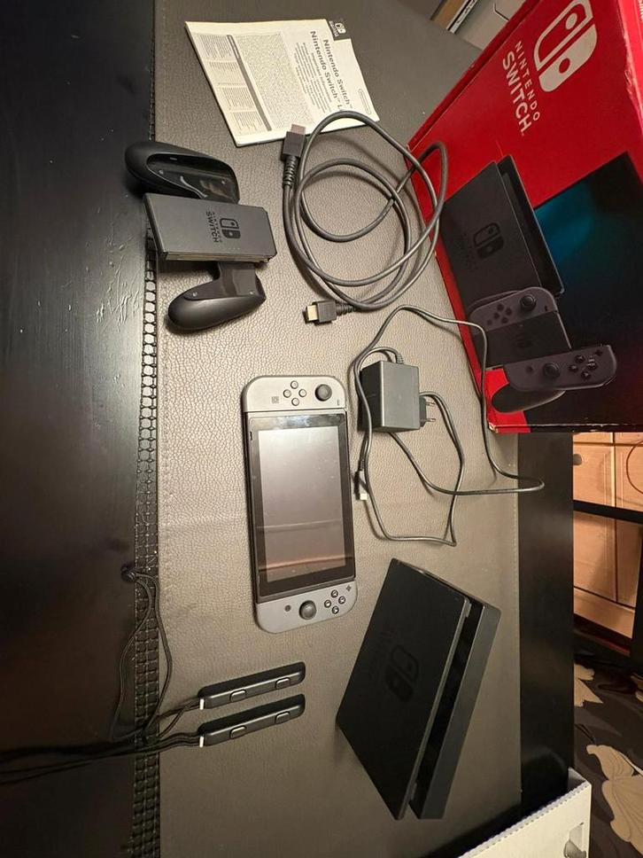 Switch V2 2019, Games en Spelcomputers, Spelcomputers | Nintendo Switch, Ophalen