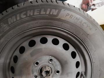 pneus et roues beschikbaar voor biedingen