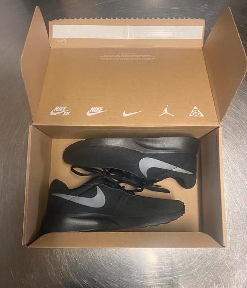 Womens Nike Tanjun Refine Black | Maat 39 | Nieuw in Doos!, Kleding | Heren, Schoenen, Nieuw, Sneakers, Zwart, Ophalen of Verzenden