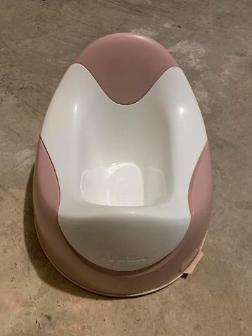 Plaspotje roze/wit beschikbaar voor biedingen