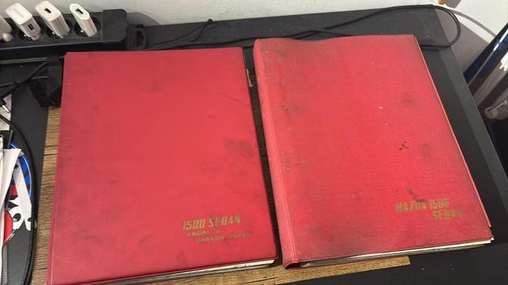 Mazda 1500 Luce, Boeken, Auto's | Boeken, Gelezen, Mazda, Ophalen of Verzenden