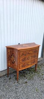 Louis XV-style marquetry commode, Antiek en Kunst, Antiek | Meubels | Kasten, Ophalen