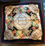 Courrèges grote zijden sjaal met patroon 88x92cm, Kleding | Dames, Mutsen, Sjaals en Handschoenen, Ophalen of Verzenden, Zo goed als nieuw
