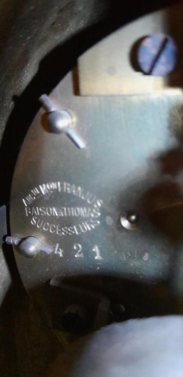 Klok+kandelaars beschikbaar voor biedingen