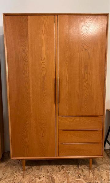 Massieve eiken kast, 120x55x195cm. Inclusief spiegel. beschikbaar voor biedingen