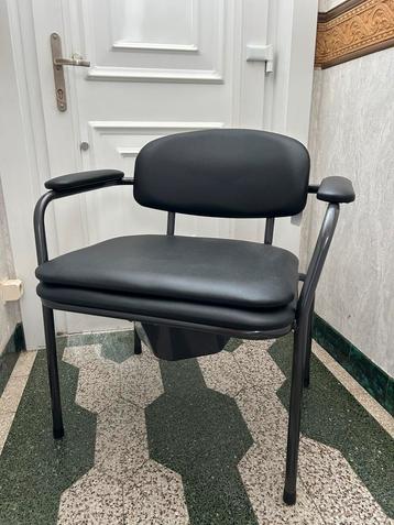 Toiletstoel zwart XL- ongebruikt beschikbaar voor biedingen