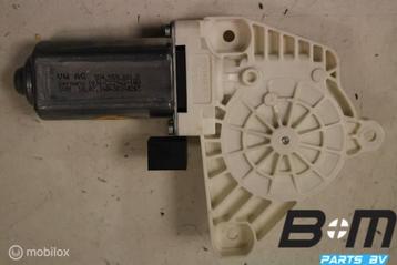 Raammotor LV(bestuurderskant) VW Passat B8 Sedan 5Q4959801B beschikbaar voor biedingen