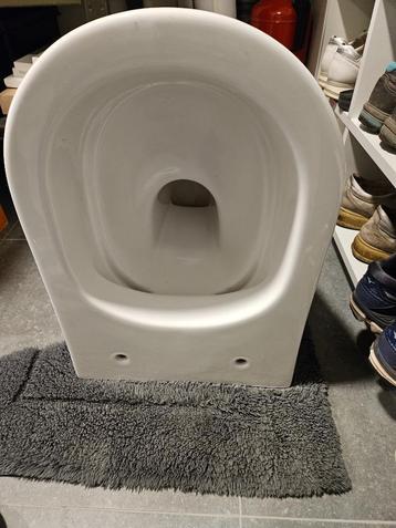 hangtoilet (design en als nieuw) beschikbaar voor biedingen