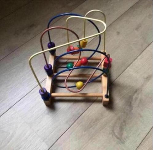 Motoriek,houten spiraal ,vers hillende kleuren en vormen., Kinderen en Baby's, Speelgoed | Houten speelgoed, Zo goed als nieuw
