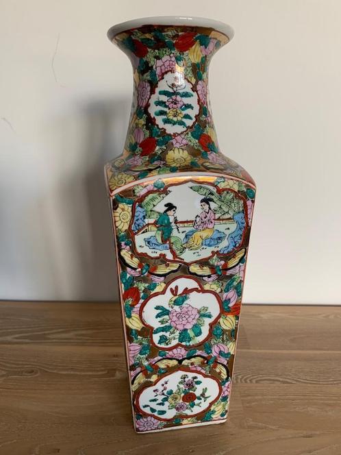 Chinese (Cantonese) vaas - gratis levering in België, Antiek en Kunst, Curiosa en Brocante, Ophalen of Verzenden