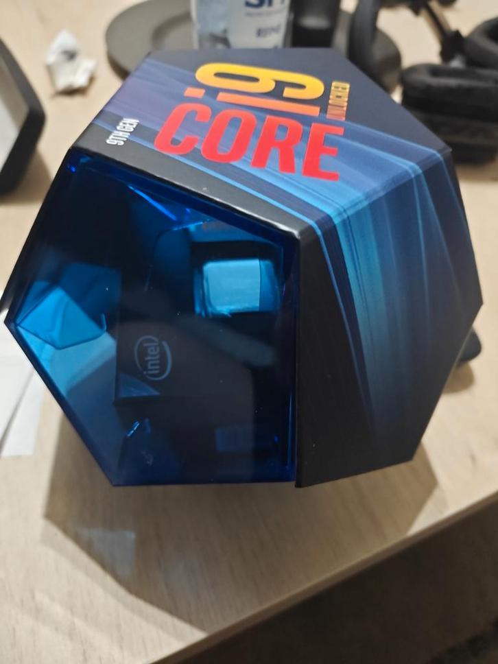 Intel Core i9, Computers en Software, Processors, Zo goed als nieuw, 8-core, 4 Ghz of meer, Ophalen