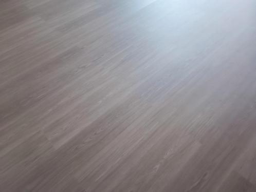 Parquet haute qualité stratifié gris / taupe 11€ m2, Maison & Meubles, Ameublement | Revêtements de sol, Neuf, Parquet, Gris, 25 à 50 m²