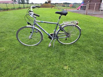 Fiets voor mannen beschikbaar voor biedingen