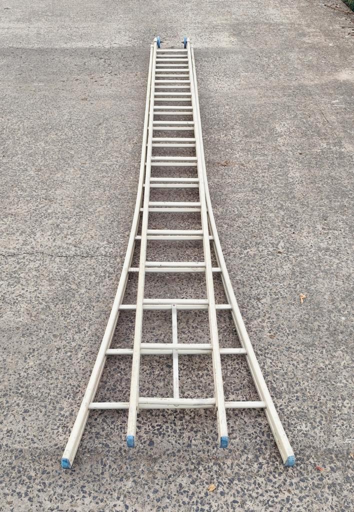 Ladder 2x16 I stellinghaken solide, Doe-het-zelf en Bouw, Ladders en Trappen, Ladder, Ophalen