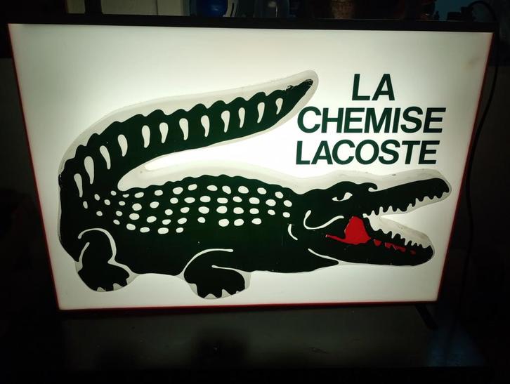 La chemise Lacoste lichtreclame, Collections, Marques & Objets publicitaires, Enlèvement ou Envoi