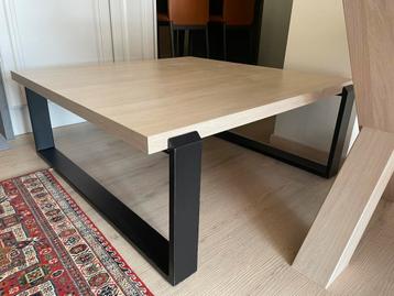 Salontafel eik (1m x 1m x 41cm) beschikbaar voor biedingen