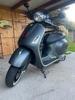 Vespa 300 GTS super, Fietsen en Brommers, Ophalen, 300 cc, Vespa S, Zo goed als nieuw