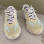 Baskets TAMARIS pointure 36 NEUVES, Sport en Fitness, Basketbal, Ophalen, Nieuw, Schoenen