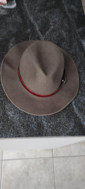 Bonnet pour homme 100% laine, couleur olive, taille 58, en f, Enlèvement ou Envoi, Comme neuf