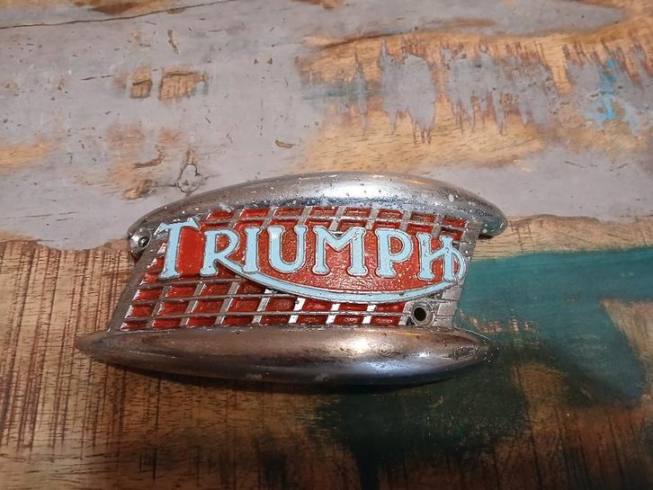 triump oltimer tankbadge, Motoren, Onderdelen | Overige, Gebruikt, Ophalen of Verzenden