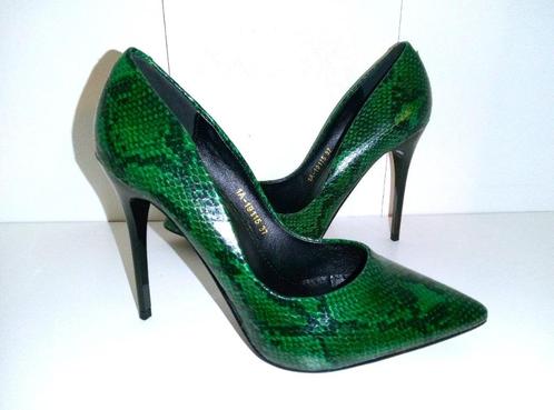 Escarpins / Talons Hauts - Motifs Python Noir & Vert - 37, Kleding | Dames, Schoenen, Nieuw, Pumps, Groen, Verzenden