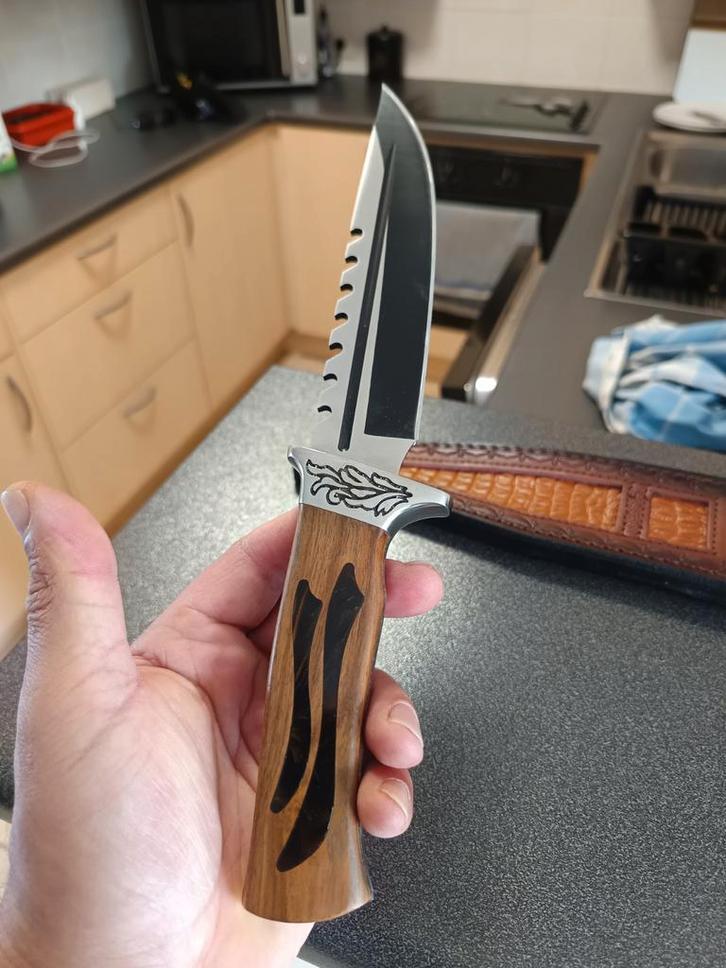 Kandar bowie knife met  lederen schede, Caravanes & Camping, Outils de camping, Enlèvement ou Envoi