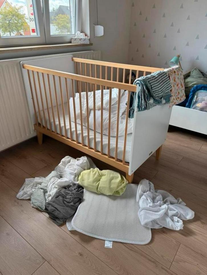 Babybed bopita Indy met matras en toebehoren, Kinderen en Baby's, Babywiegjes en Ledikanten, Zo goed als nieuw, Ledikant, Ophalen