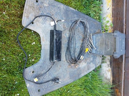 Station de charge Husqvarna pour Tondeuse 330, Tuin en Terras, Robotmaaiers, Zo goed als nieuw, Minder dan 20 cm, Ophalen