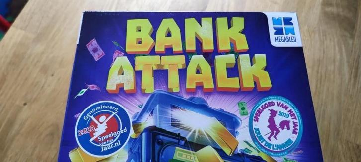 Bank attack gezelschapsspel NIEUW, Hobby en Vrije tijd, Gezelschapsspellen | Kaartspellen, Nieuw, Een of twee spelers, Drie of vier spelers