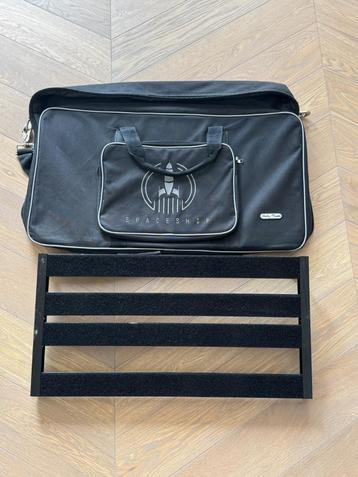 Harley Benton Spaceship 60 Pedalboard + zak beschikbaar voor biedingen