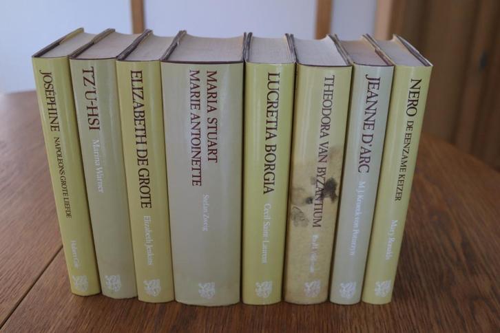 Serie van 8 geschiedkundige romans, Boeken, Historische romans, Gelezen, Ophalen of Verzenden