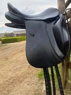 Selle de dressage Stübben Genesis Deluxe, Comme neuf, Enlèvement