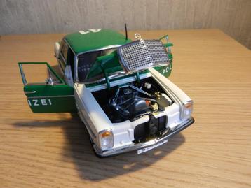 Mercedes W115, Polizei, 1:18 Sunstar. "Polizei" beschikbaar voor biedingen