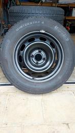 A Vendre 4 pneus hiver sur jantes, Auto-onderdelen, Banden en Velgen, Ophalen, 215 mm, 16 inch, Winterbanden