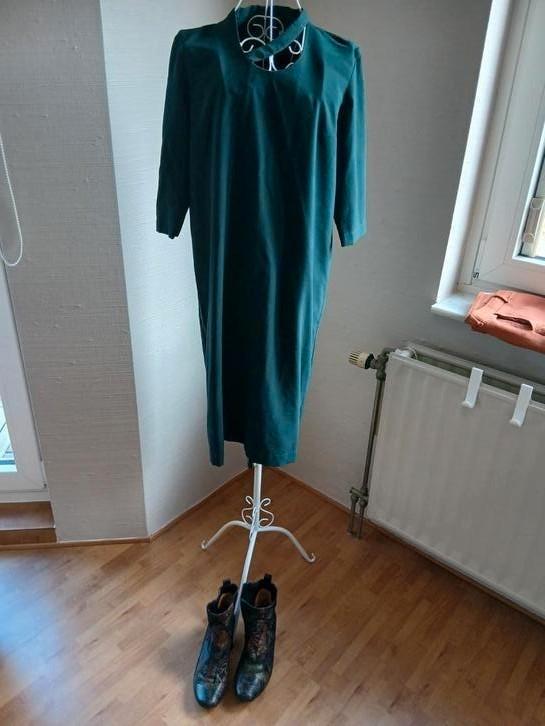 36/38 !Nieuw! donkergroen, Kleding | Dames, Jurken, Nieuw, Maat 36 (S), Groen, Knielengte, Ophalen of Verzenden