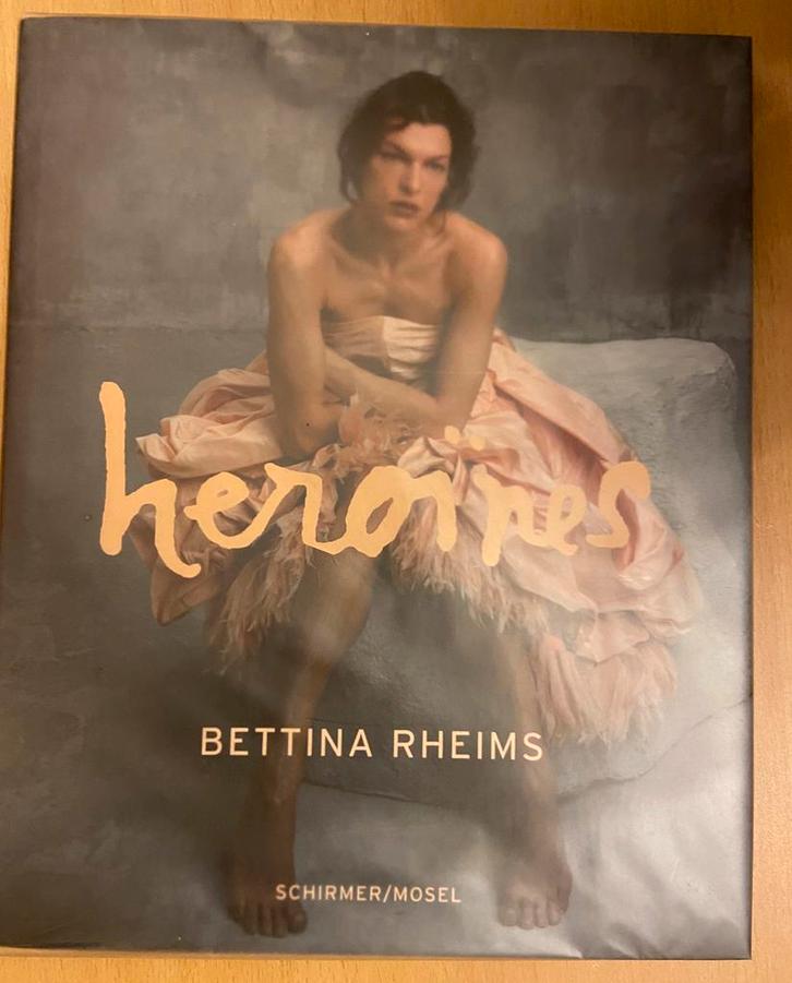 Heroines de Bettina Rheims., Livres, Art & Culture | Arts plastiques, Comme neuf, Enlèvement