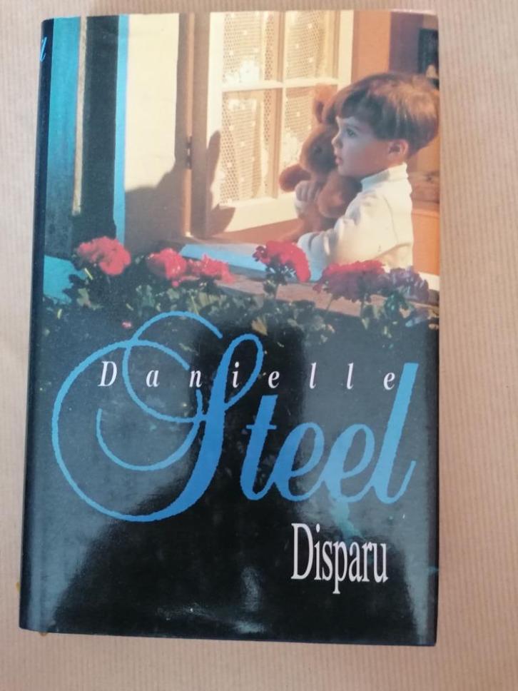 Danielle Steel  Disparu, Boeken, Romans, Gelezen, Ophalen of Verzenden